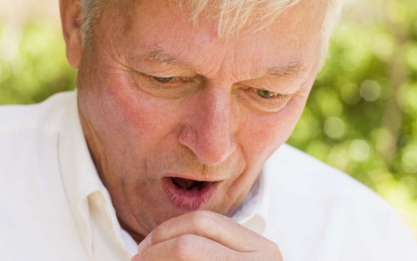 Головная боль при кашле – причины, что делать