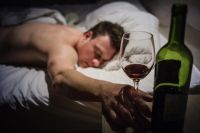 Можно ли принимать вместе Динамико и спиртные напитки: мнение врачей и отзывы сочетавших мужчин