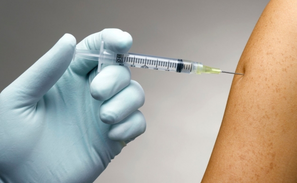Почему появляется кашель после прививки от гриппа