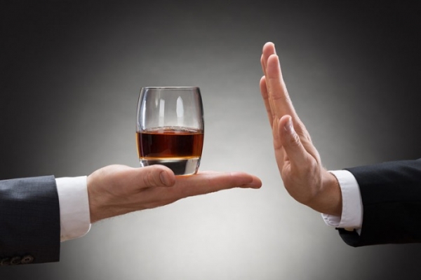 Совместимость пенталгина и спиртных напитков: ответы экспертов и отзывы совмещавших